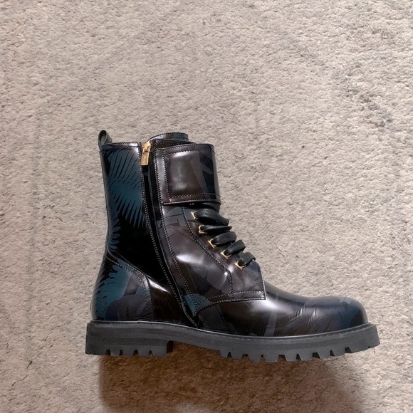 AUTHENTIC* Salvator Ferragamo Crotone Boots - Picture 4 of 10